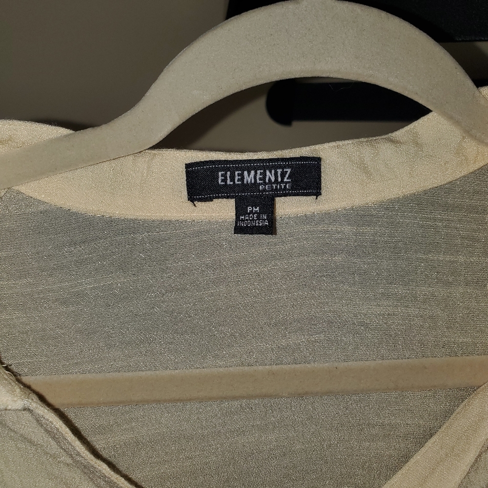 Button down soft shirt - Picture 2 of 2